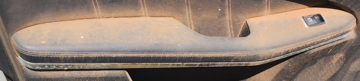 W212 LEFT FRONT DOOR PANEL ARM REST