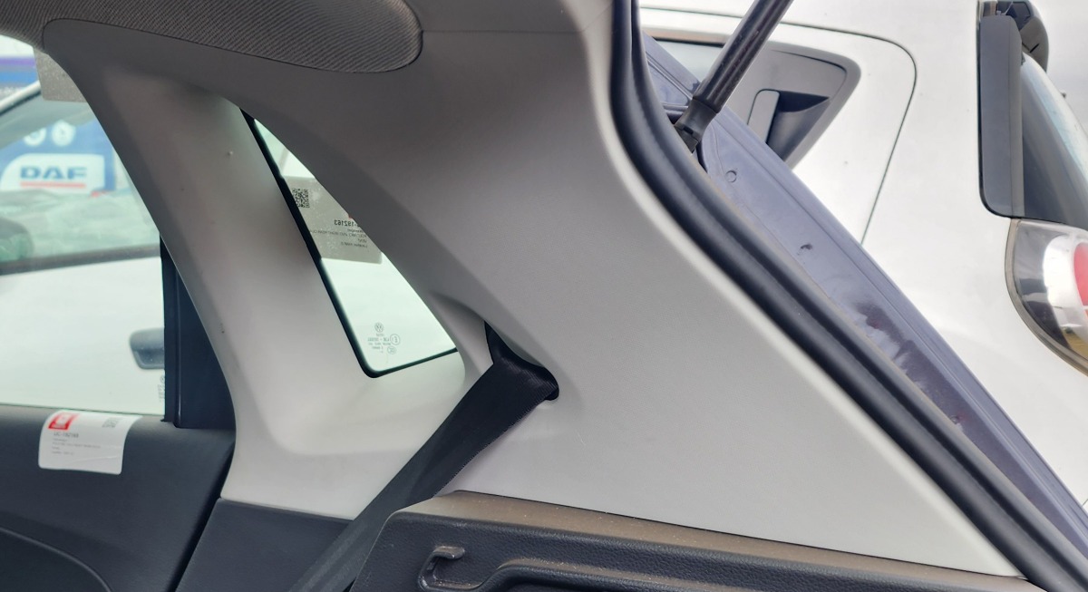 POLO MK2 VIVO RIGHT REAR C/D-PILLAR TRIM