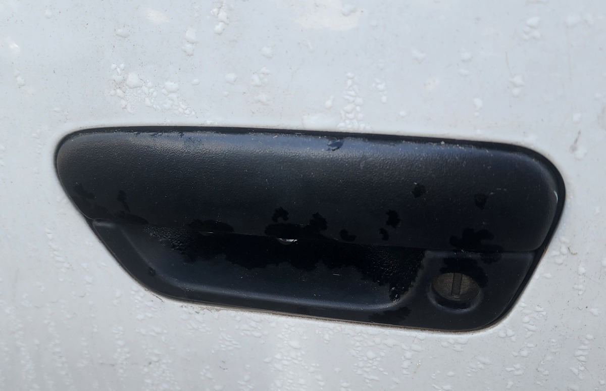 SPARK LEFT FRONT HANDLE