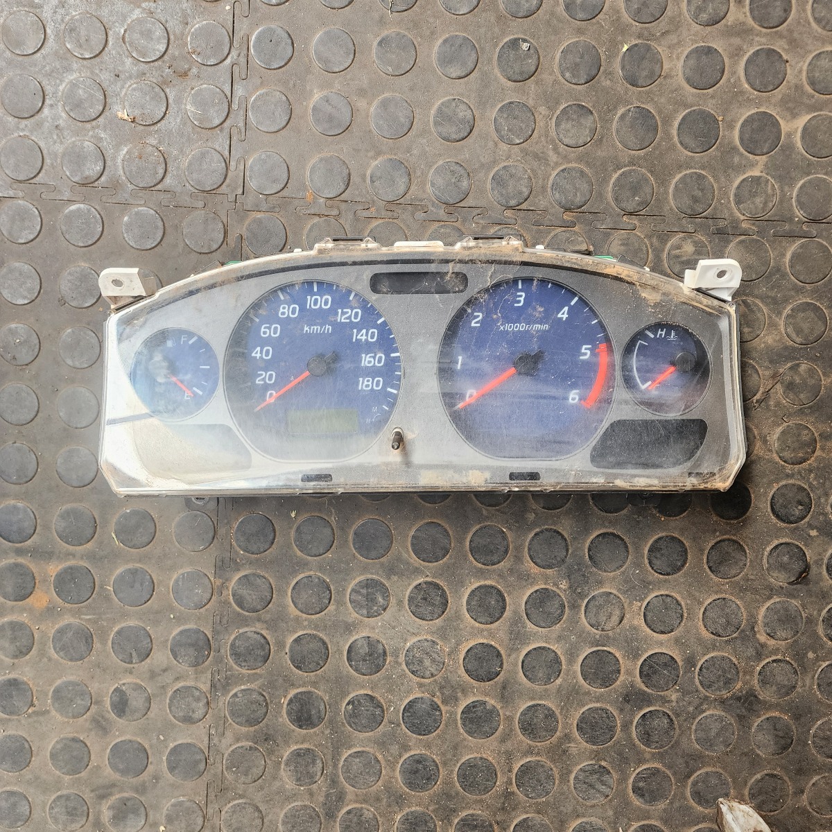 NP300 CLUSTER