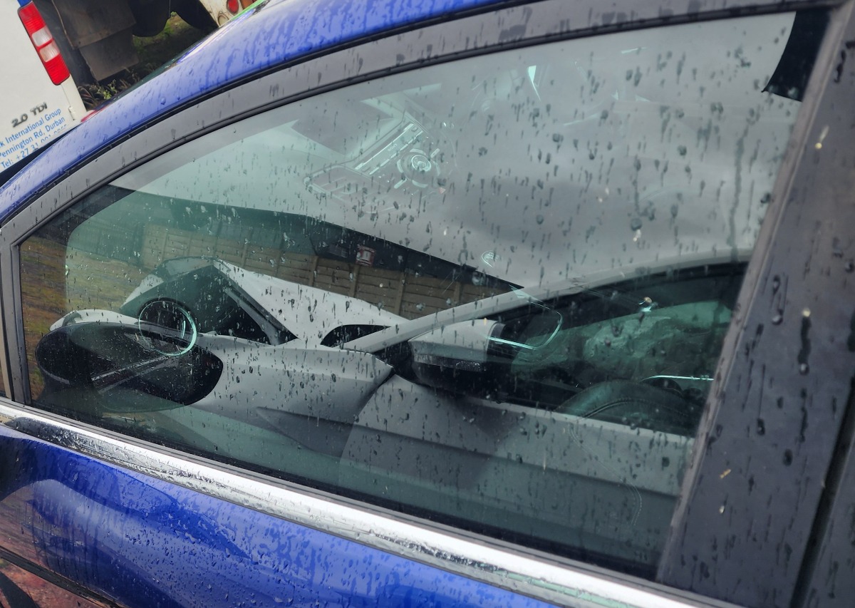 FIESTA MK4 LEFT FRONT DOOR GLASS