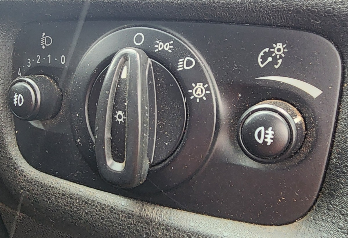 FIESTA MK4 LIGHT SWITCH