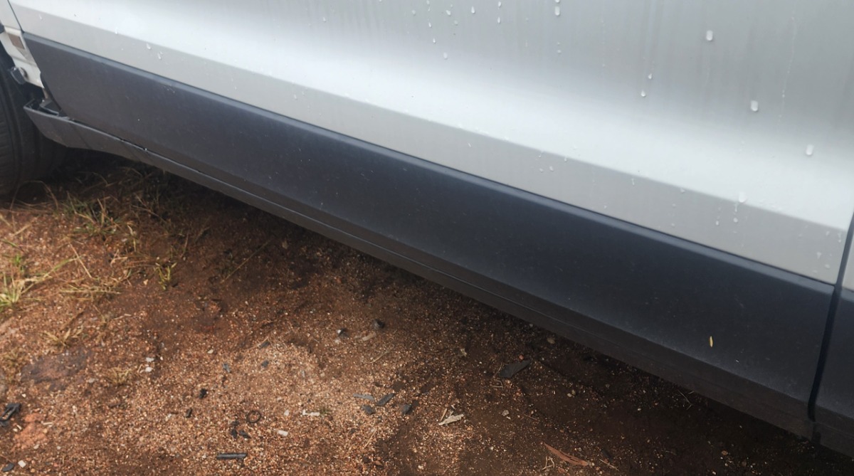 T-CROSS LEFT FRONT LOWER DOOR TRIM