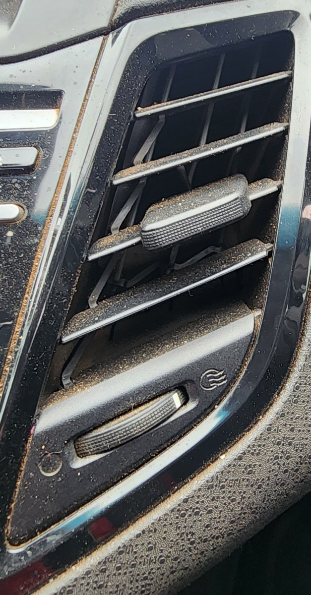 FIESTA MK4 RIGHT CENTRE VENT