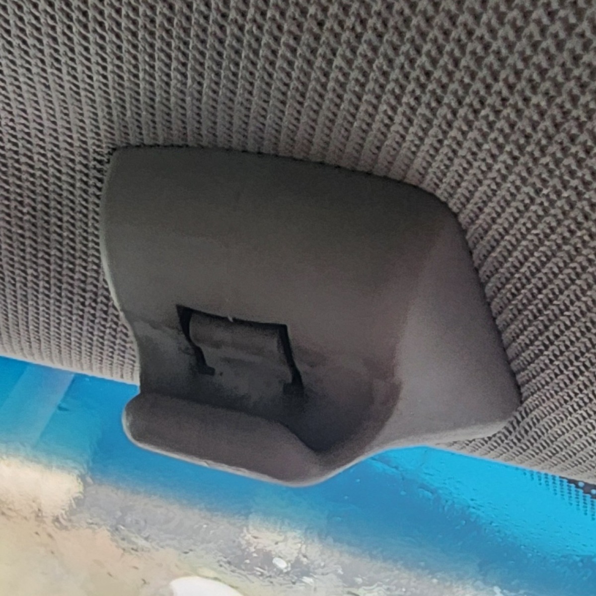 FIESTA MK4 LEFT SUNVISOR CLIP