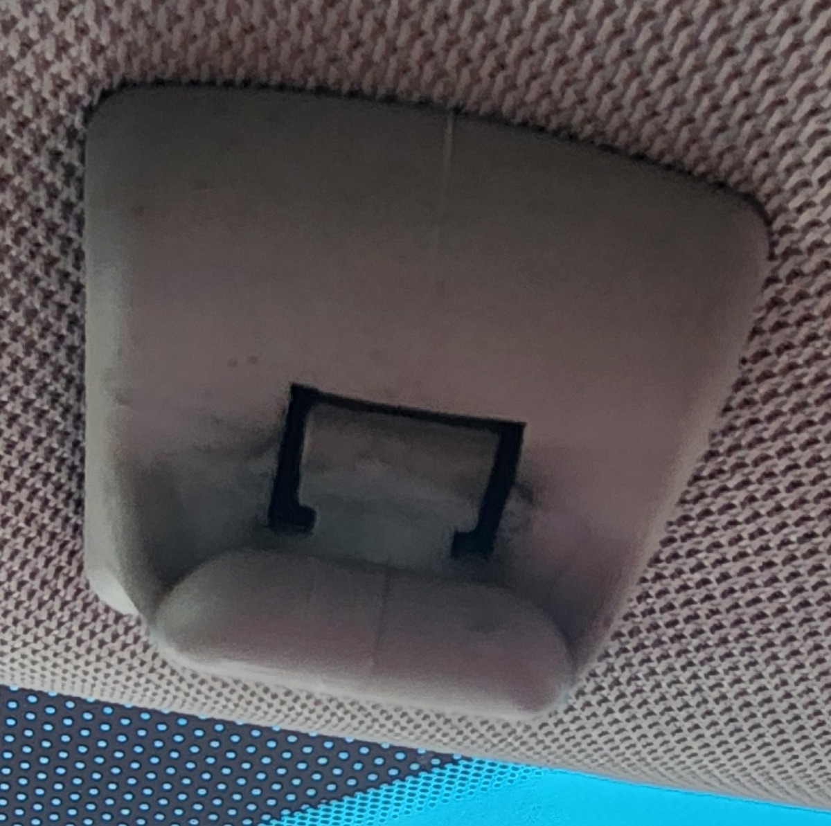 FIESTA MK4 RIGHT SUN VISOR CLIP