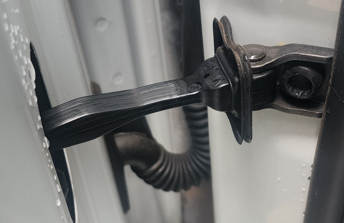 T-CROSS LEFT FRONT DOOR STOP