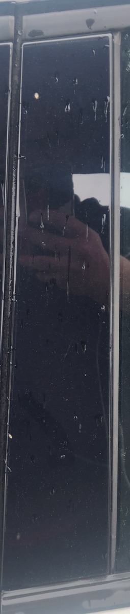 T-CROSS LEFT REAR DOOR BLACKOUT