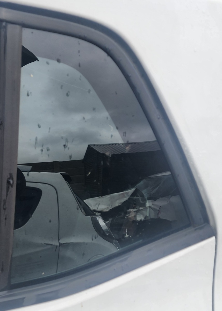 T CROSS LEFT REAR QUARTER VENT
