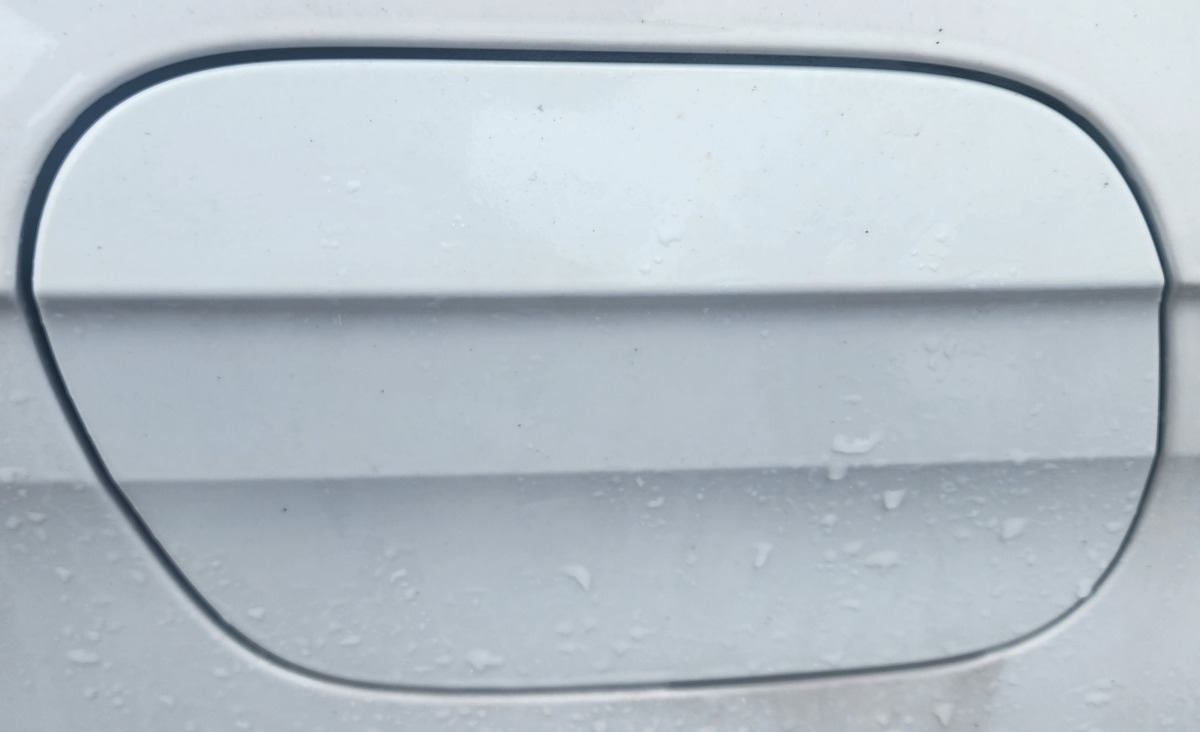 T-CROSS FUEL FLAP