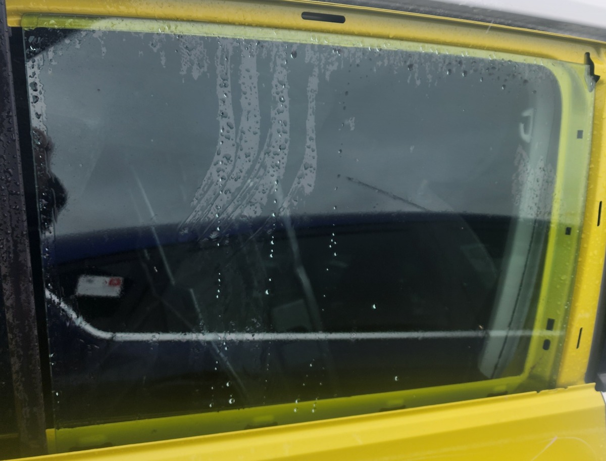 T-CROSS RIGHT REAR DOOR GLASS