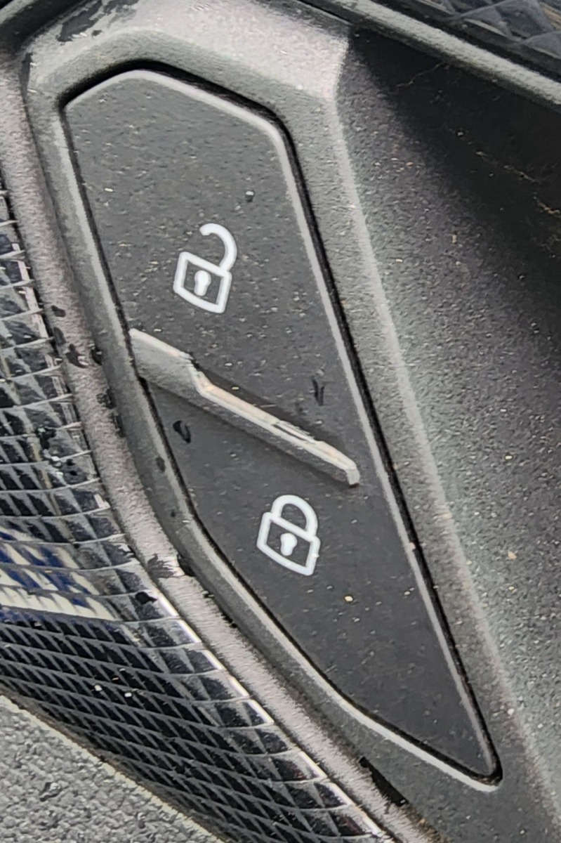 T-CROSS CENTRAL LOCKING SWITCH