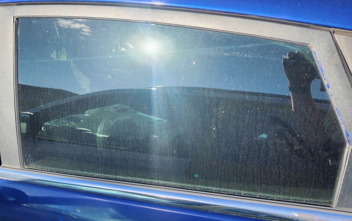 FIESTA MK4 LEFT REAR DOOR GLASS