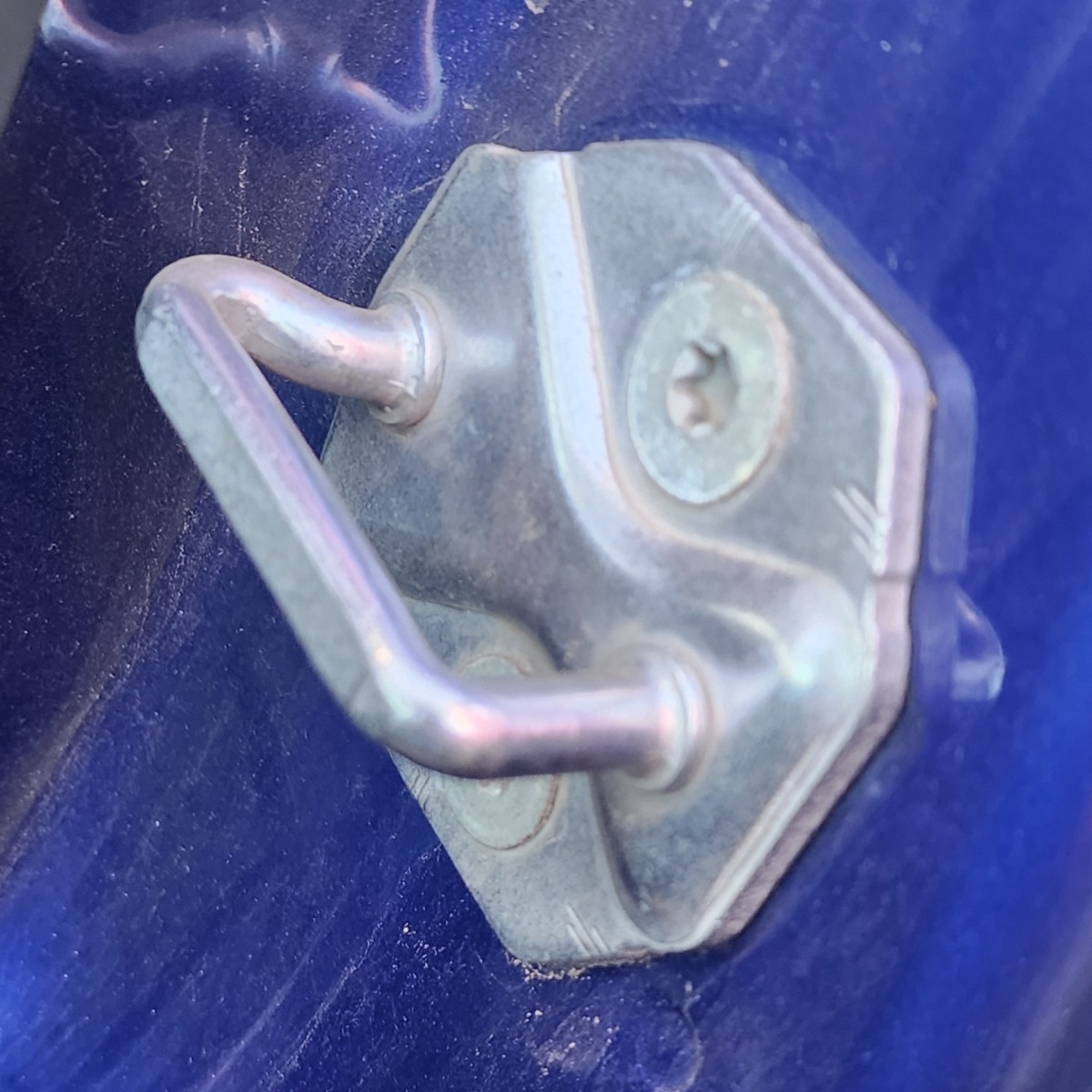 FIESTA MK4 LEFT REAR DOOR STRIKER