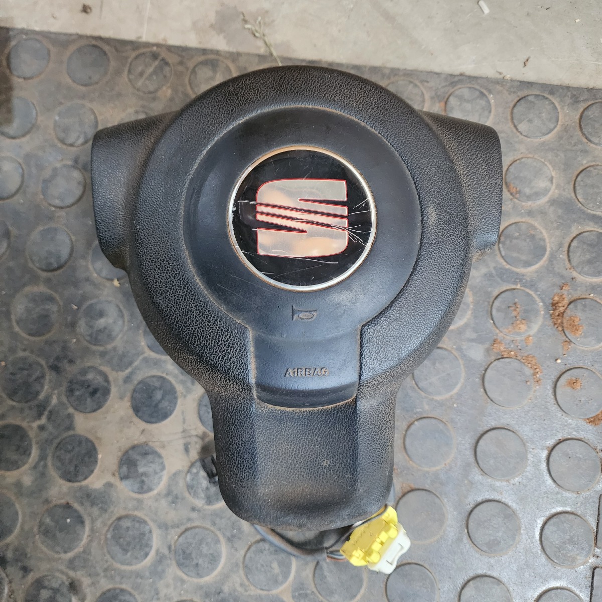 LEON STEERING AIRBAG