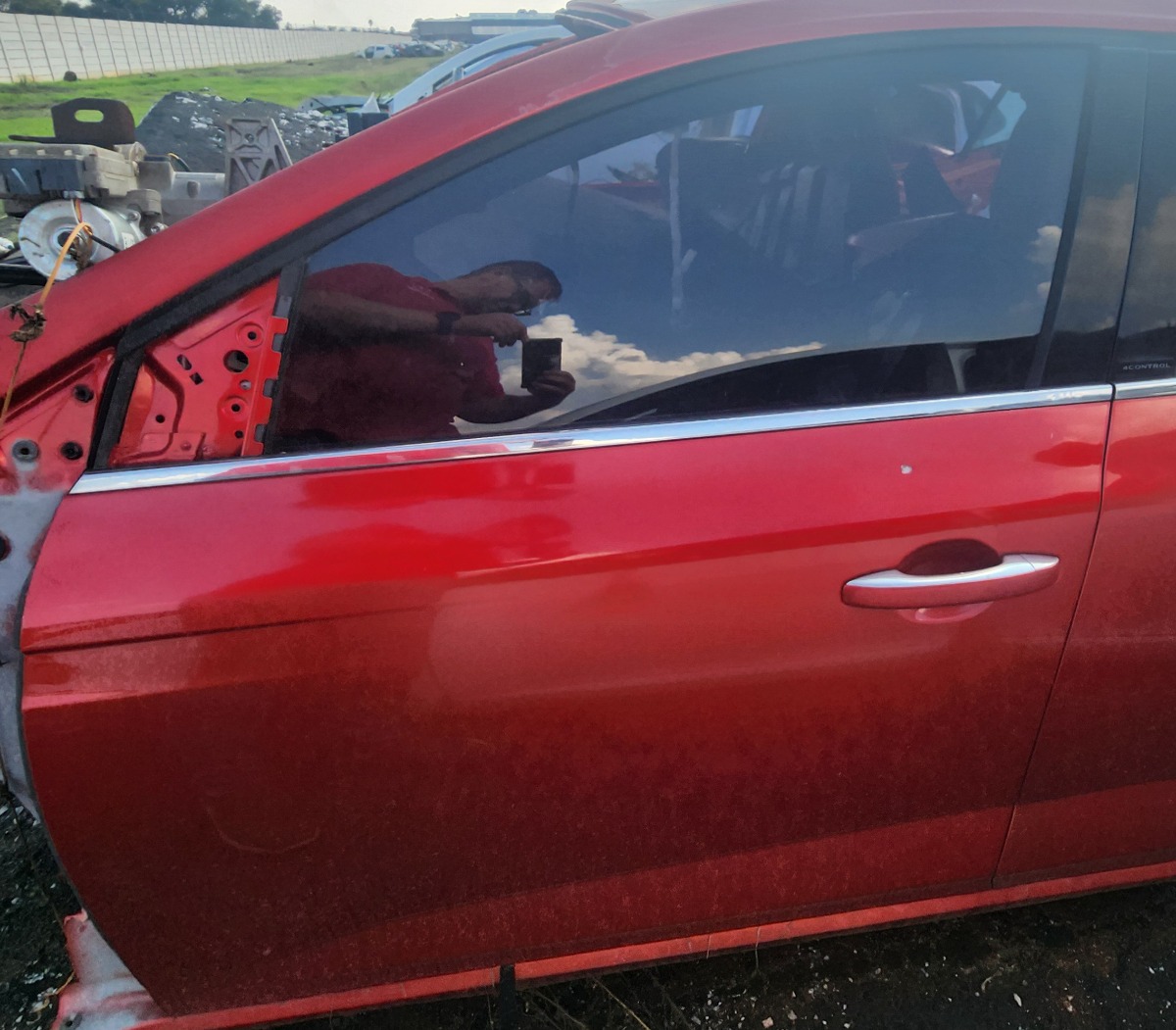 MEGANE 4 LEFT FRONT DOOR (SHELL)
