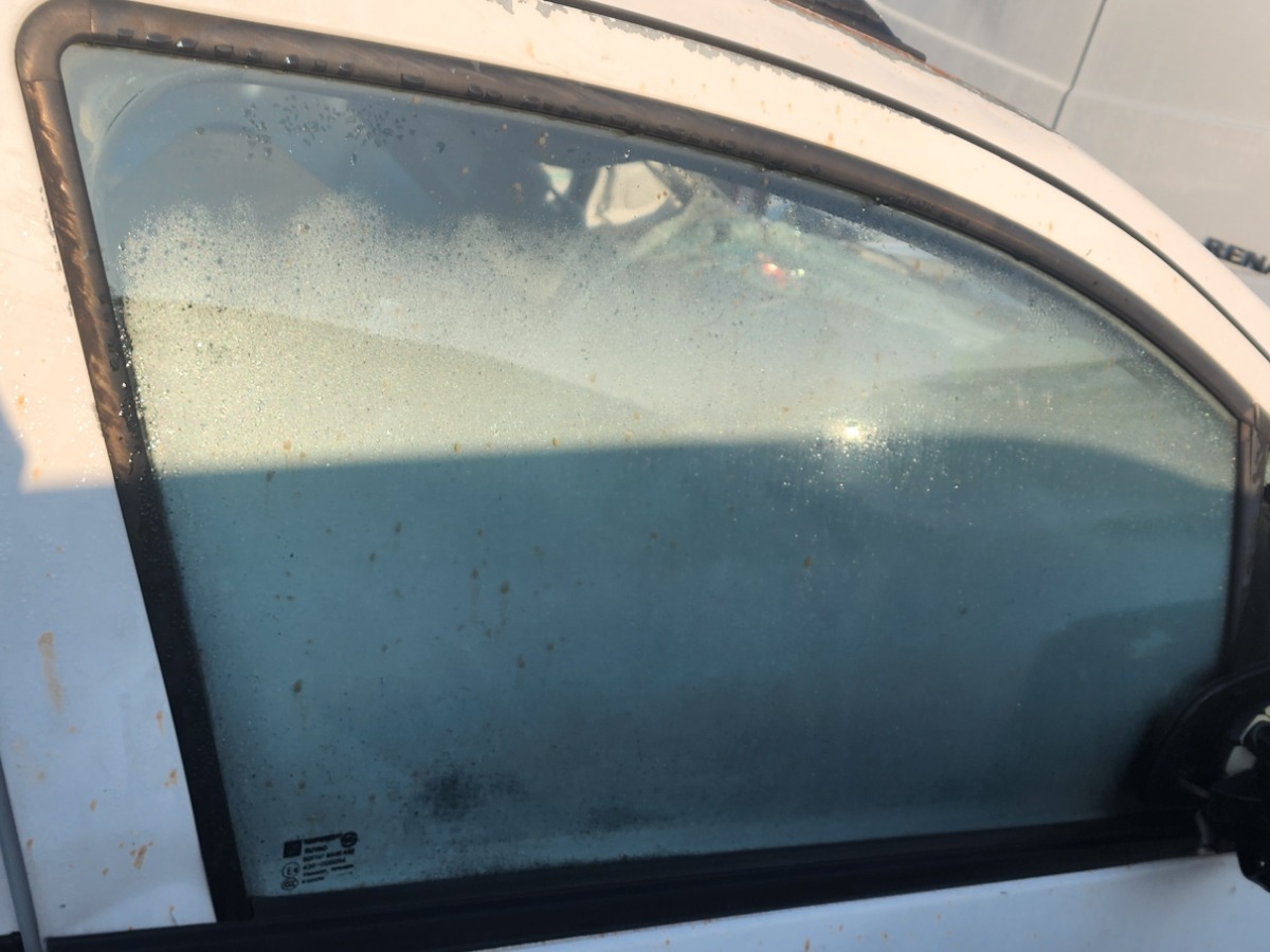 SPARK RIGHT FRONT DOOR GLASS