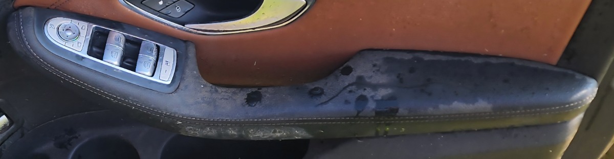 W253 RIGHT FRONT DOOR PANEL ARM REST