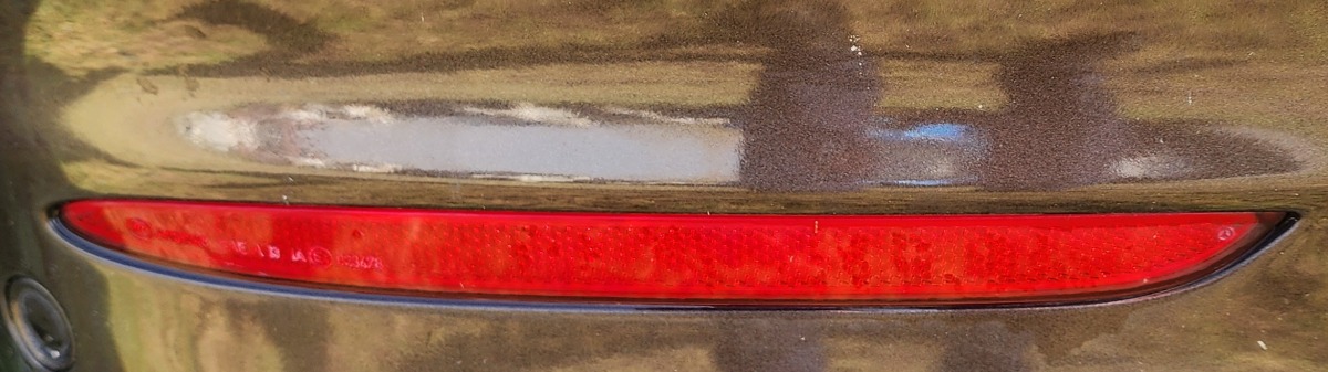 W253 LEFT REAR REFLECTOR