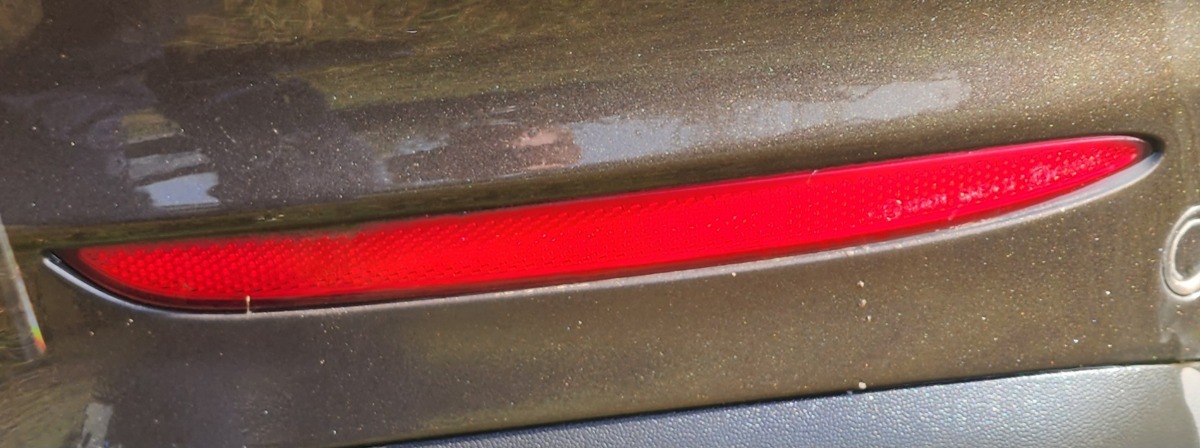 W253 RIGHT REAR REFLECTOR
