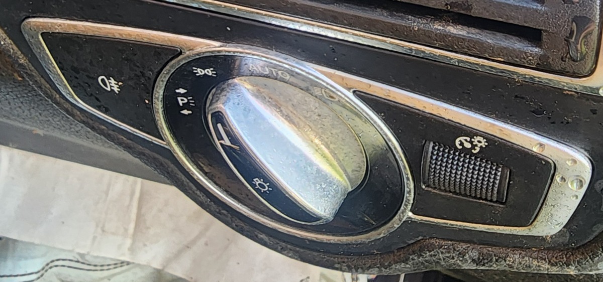 W253 LIGHT SWITCH