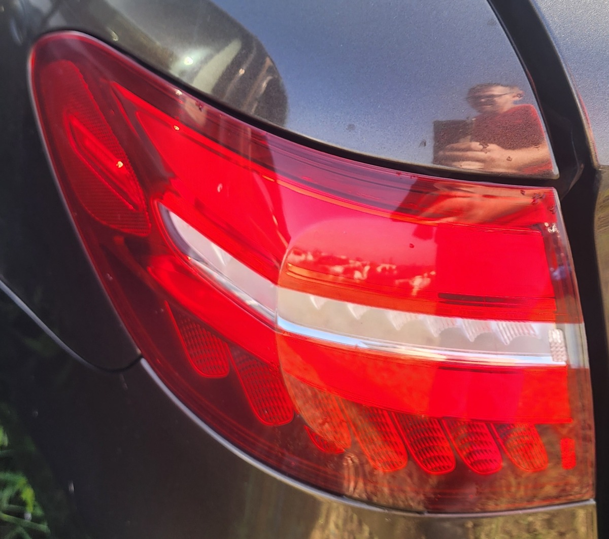 W253 LEFT OUTER TAILLIGHT