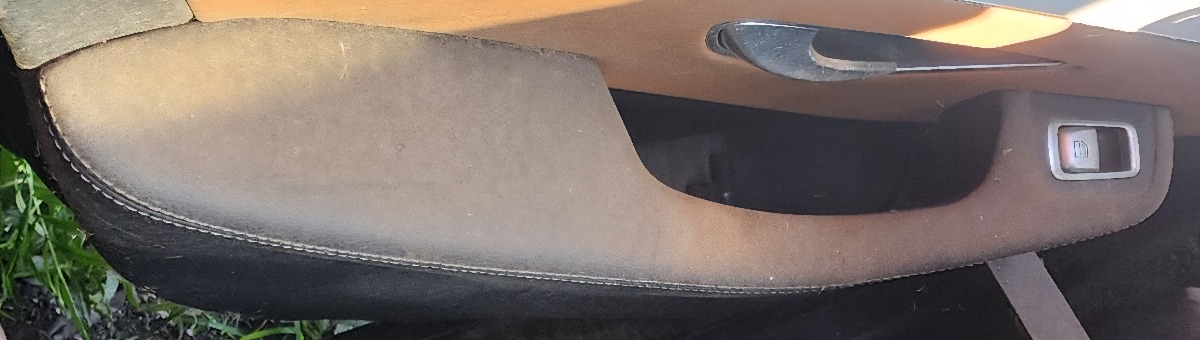 W253 LEFT REAR DOOR PANEL ARM REST