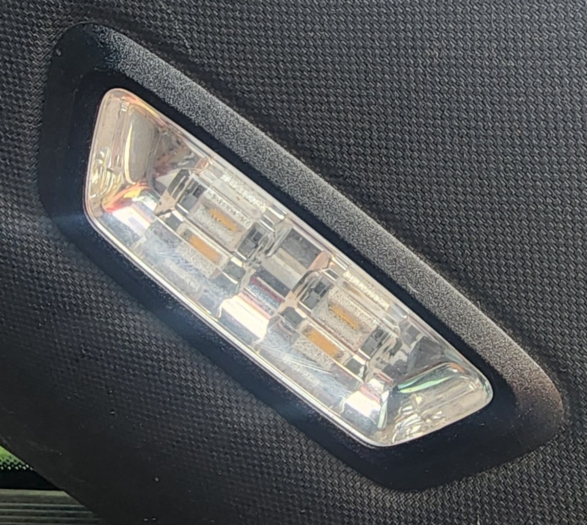 W253 RIGHT D-PILLAR TRIM LIGHT