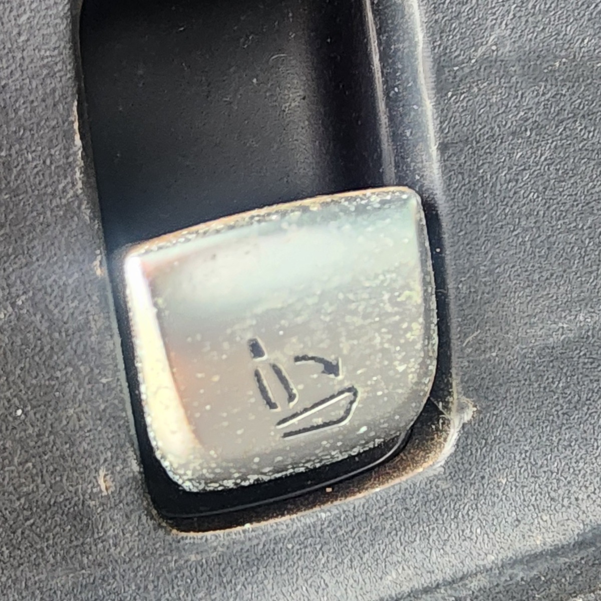 W253 LEFT SEAT RELEASE SWITCH