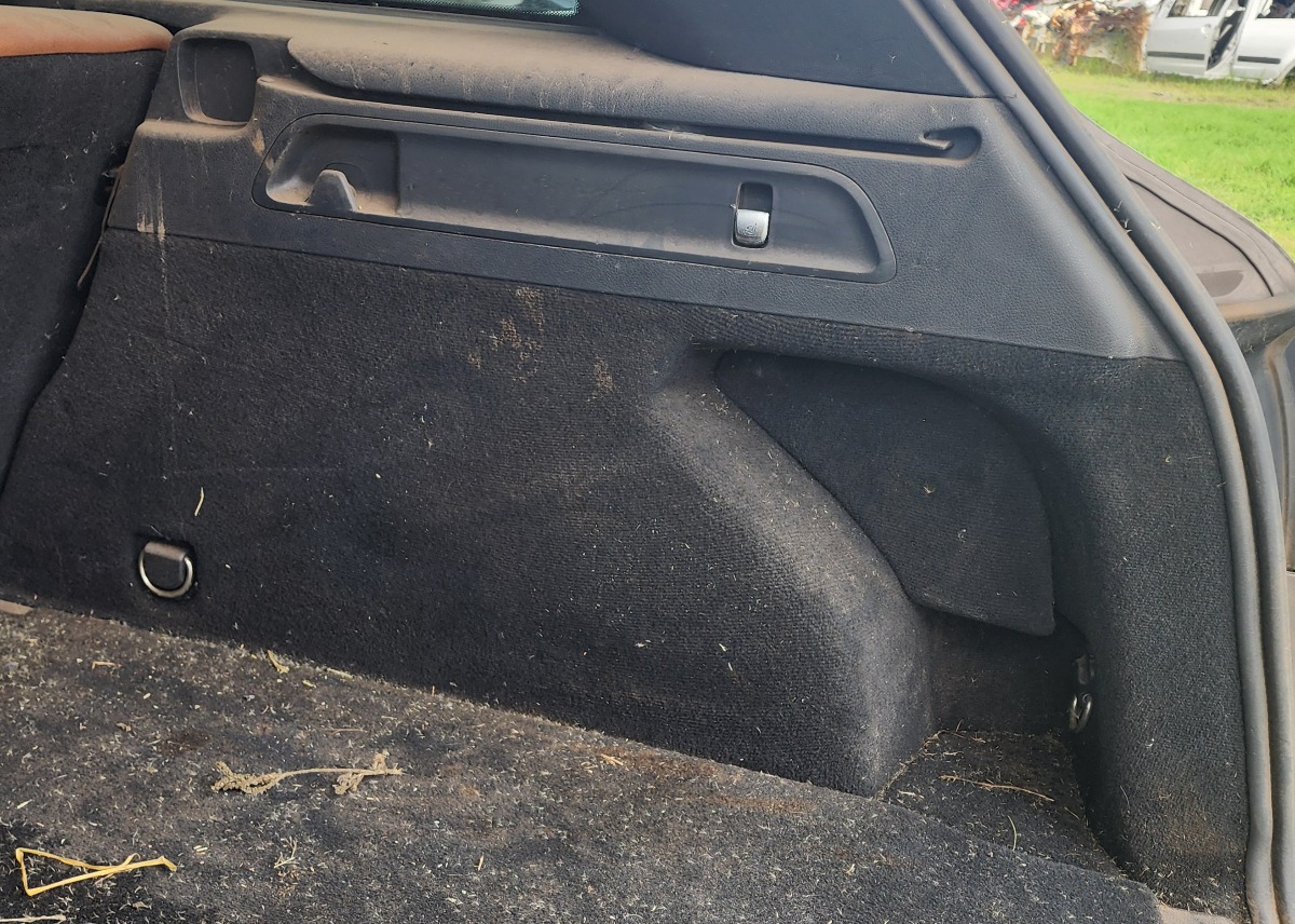 W253 RIGHT BOOT PANEL