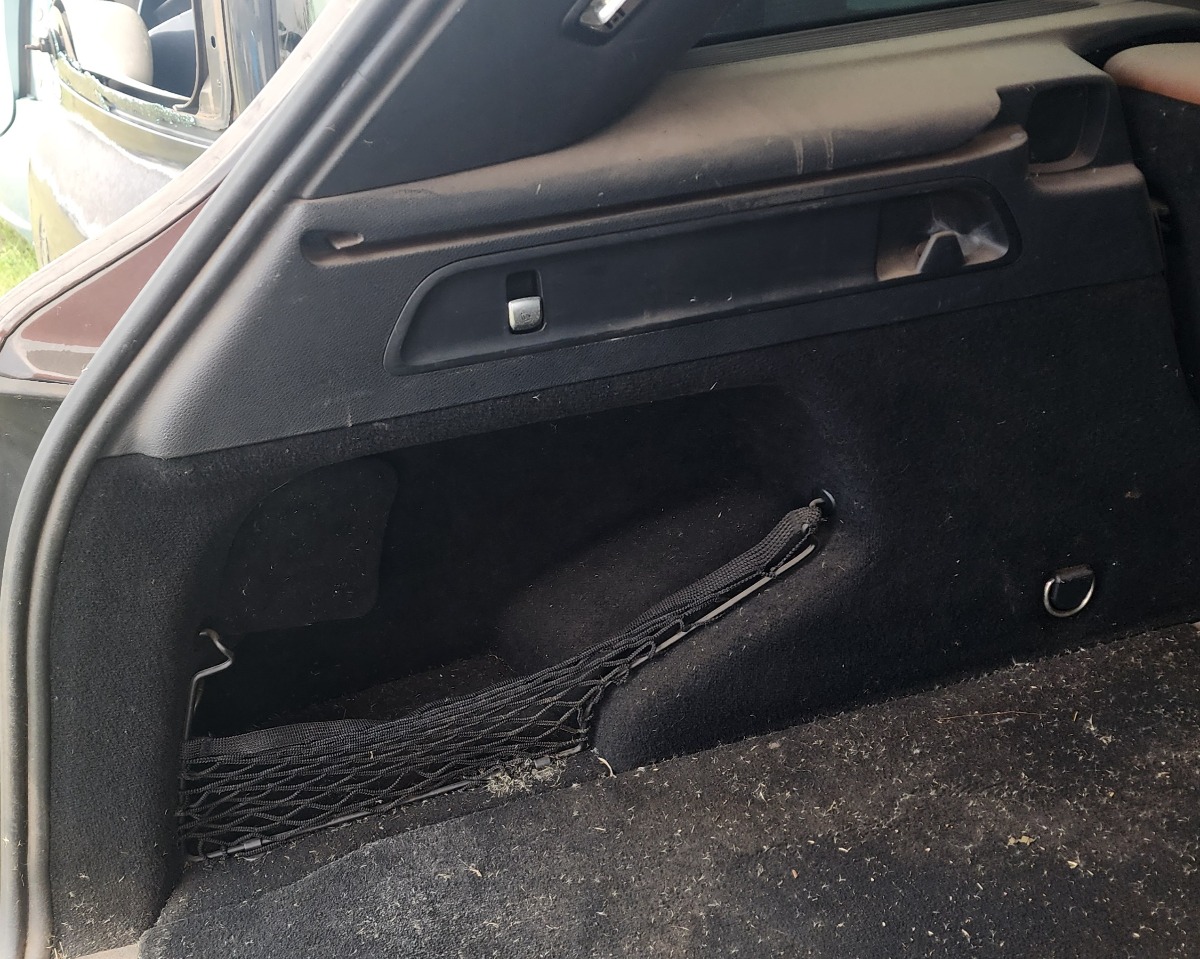 W253 LEFT BOOT PANEL