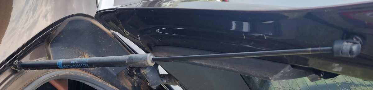 W253 RIGHT BOOT SHOCK