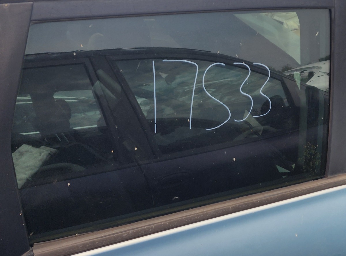 FR-V RIGHT REAR DOOR GLASS