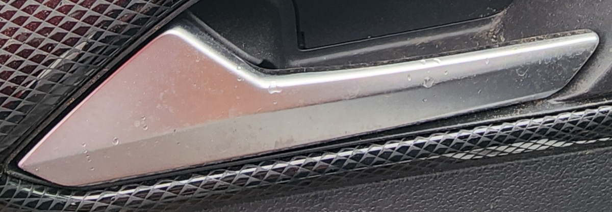 T-CROSS LEFT FRONT INNER HANDLE