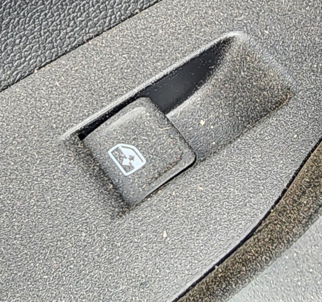 T-CROSS LEFT REAR WINDOW SWITCH