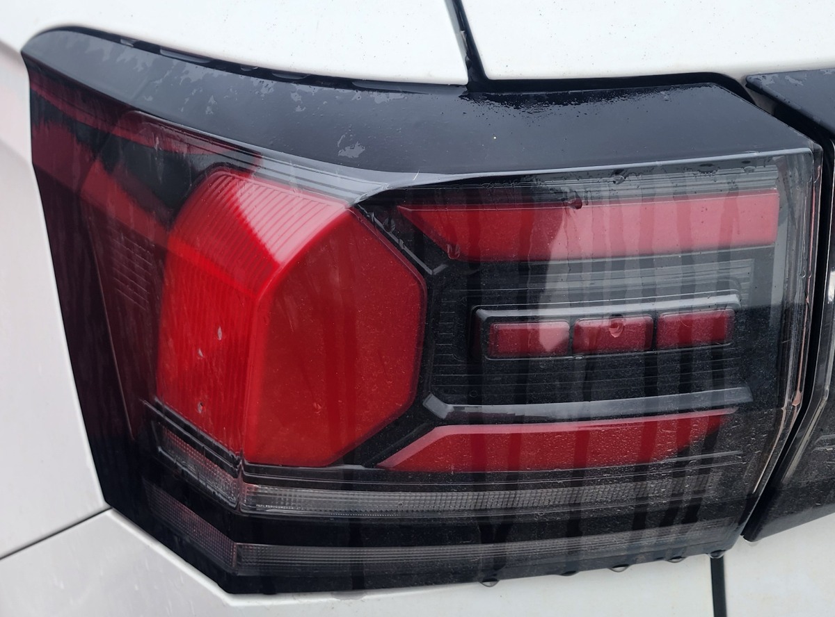 T-CROSS LEFT TAILLIGHT
