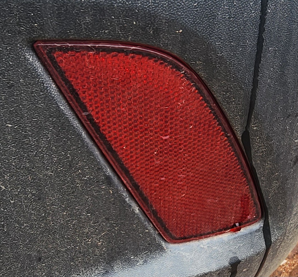 T-CROSS RIGHT REAR REFLECTOR