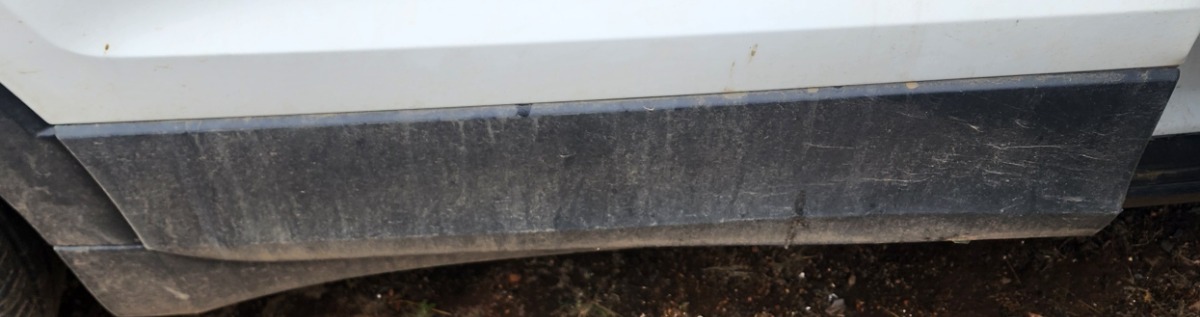 T-CROSS RIGHT REAR DOOR LOWER TRIM