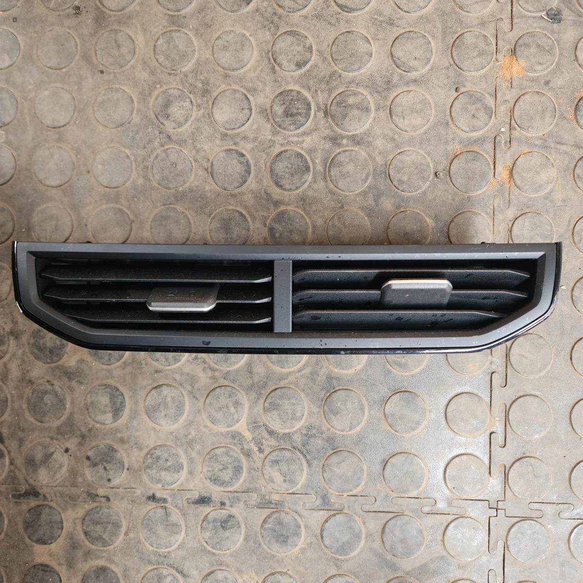 T-CROSS CENTRE AIR VENT
