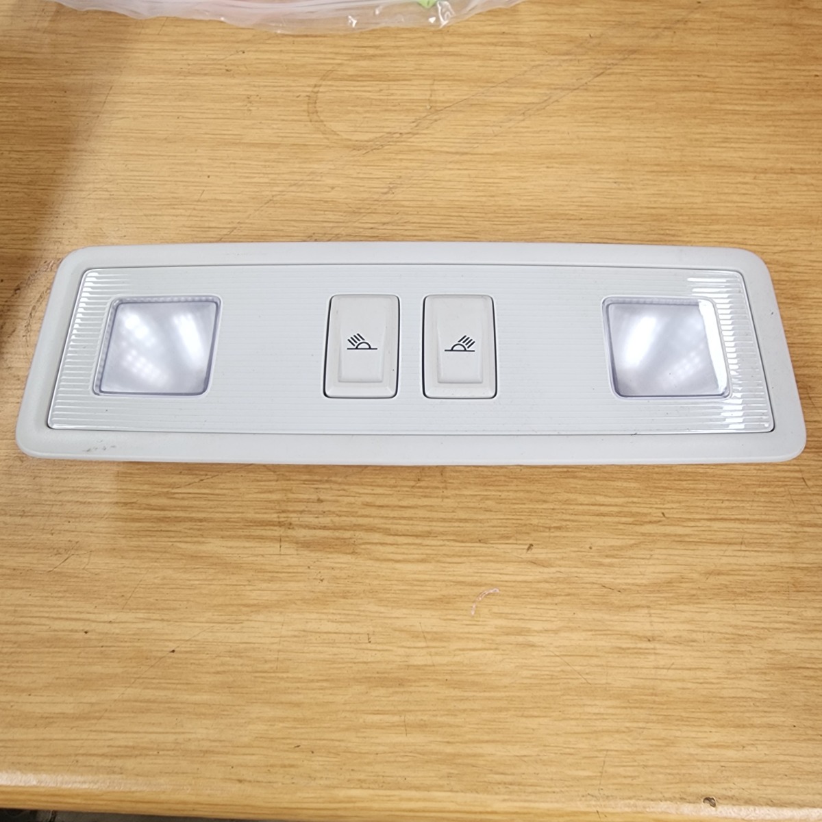 T-CROSS DOME LIGHT CENTRE