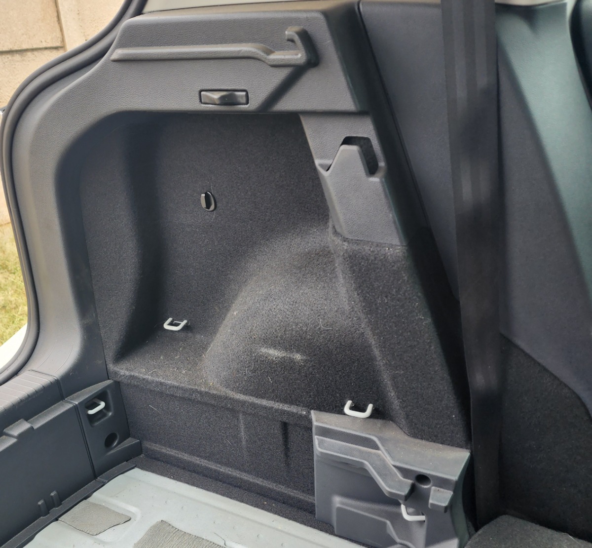 T-CROSS LEFT REAR BOOT PANEL
