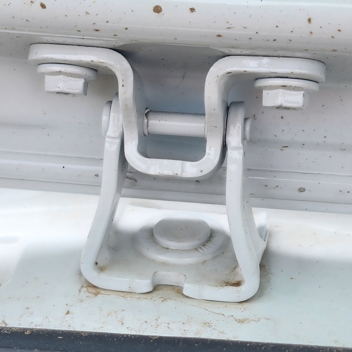 T-CROSS LEFT REAR BOOT HINGE