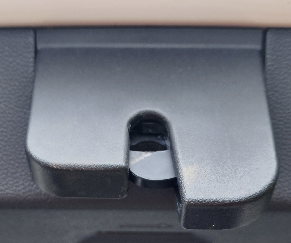 T-CROSS BOOT LOCK