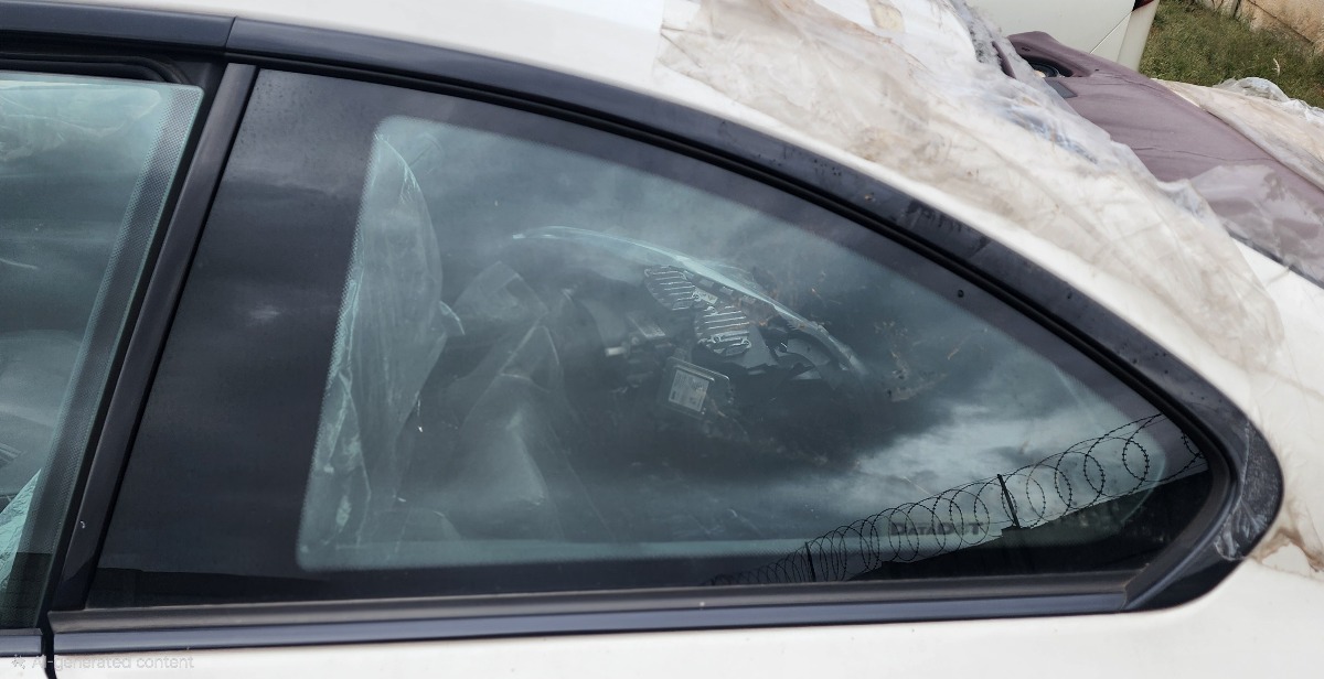 F22 LEFT QUARTER VENT