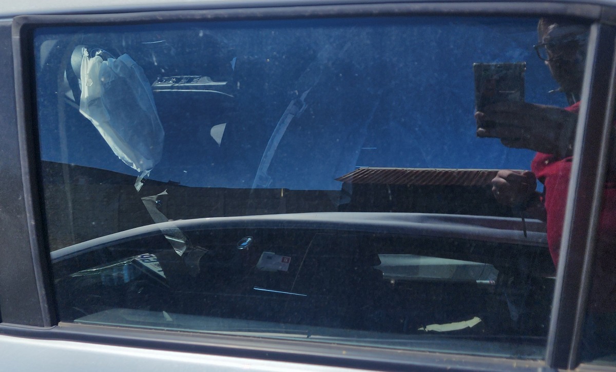 SWIFT LEFT REAR DOOR GLASS