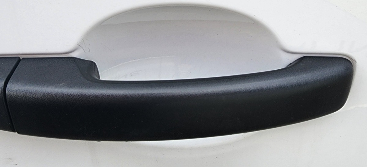TRAFFIC RIGHT FRONT HANDLE