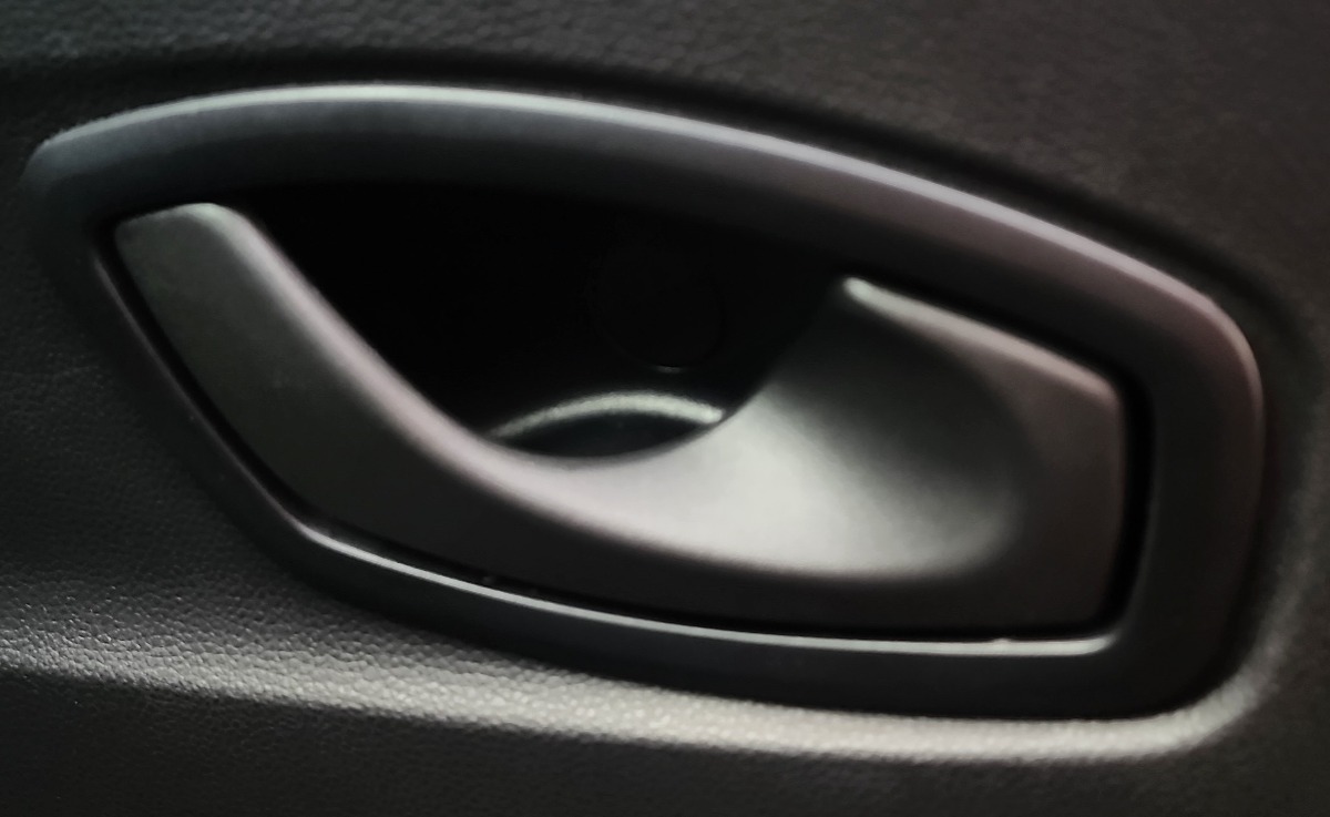 TRAFFIC RIGHT FRONT INNER HANDLE