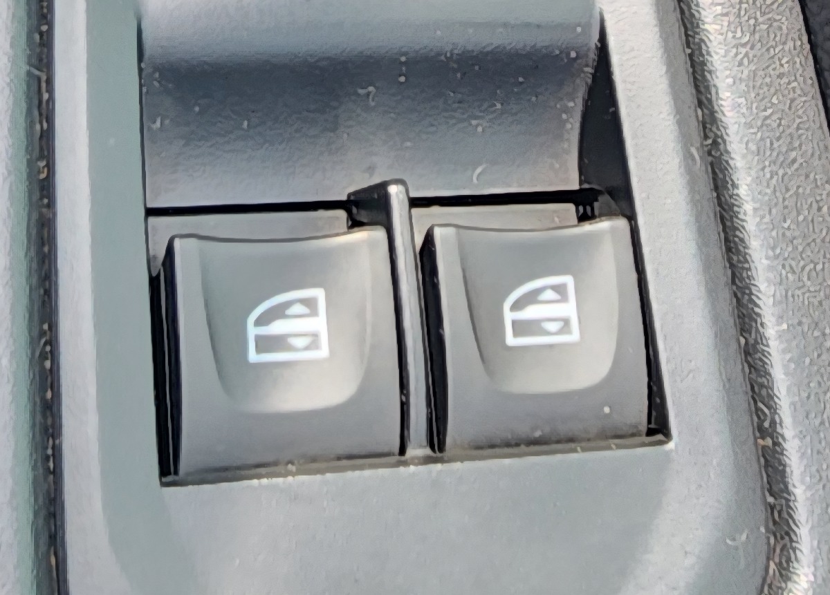 TRAFFIC DRIVER WINDOW SWITCH