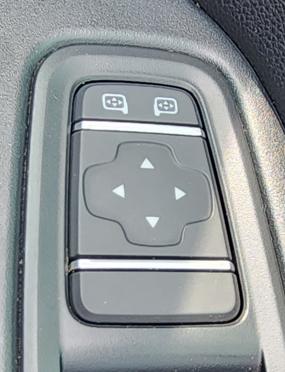 TRAFFIC MIRROR SWITCH