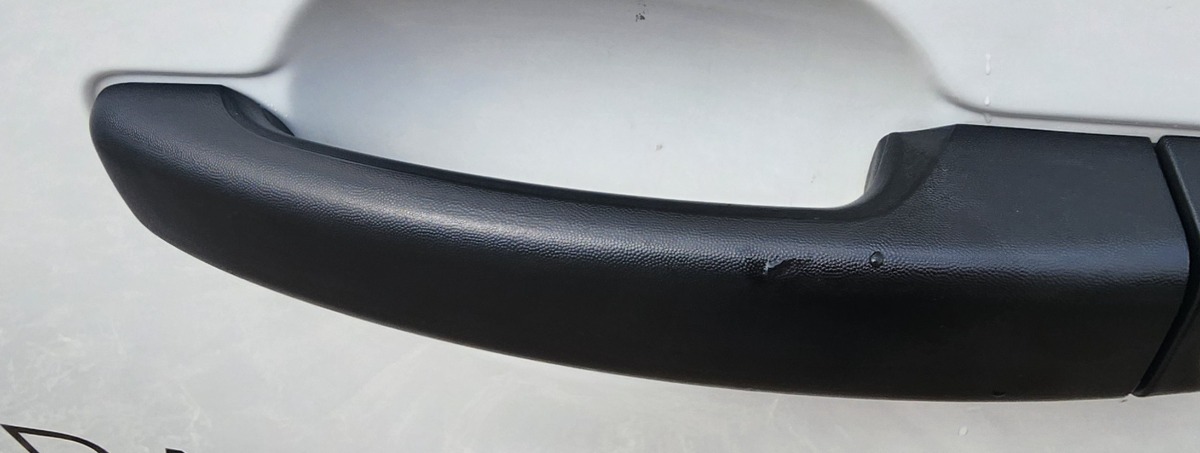 TRAFFIC LEFT FRONT HANDLE